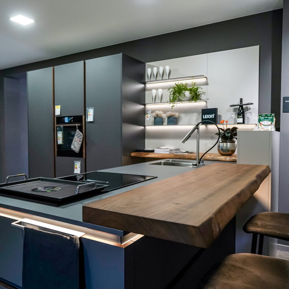 LEICHT Contino Solid Carbongrau