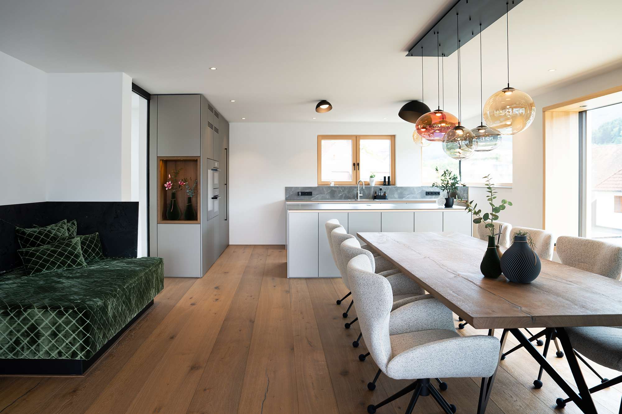 nopper-referenzkueche-waldkirch-designkueche-mit-insel-grau-mit-zweiter-kueche-06